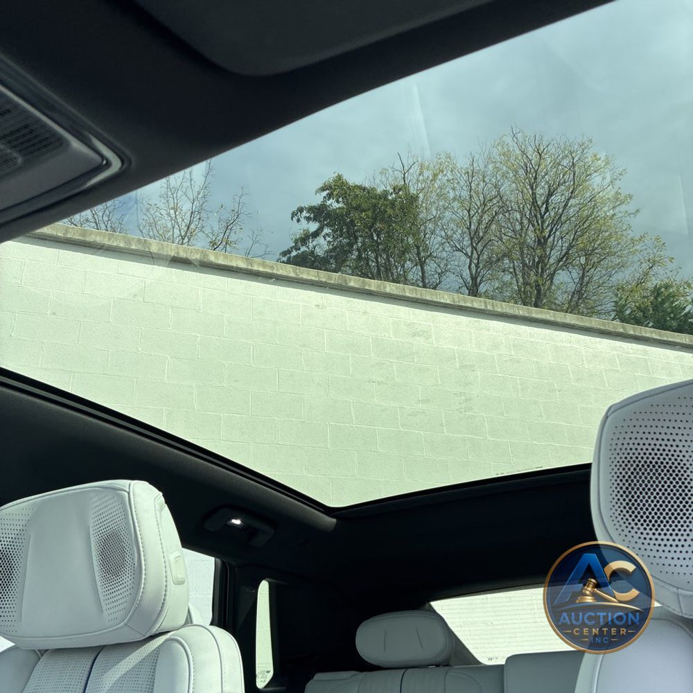 2024 Cadillac LYRIQ Luxury 2