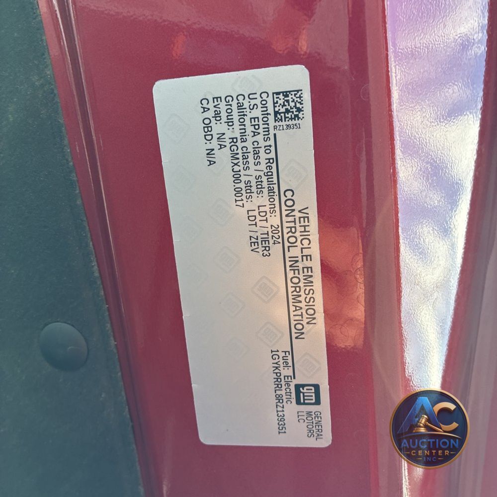 2024 Cadillac LYRIQ Luxury 2