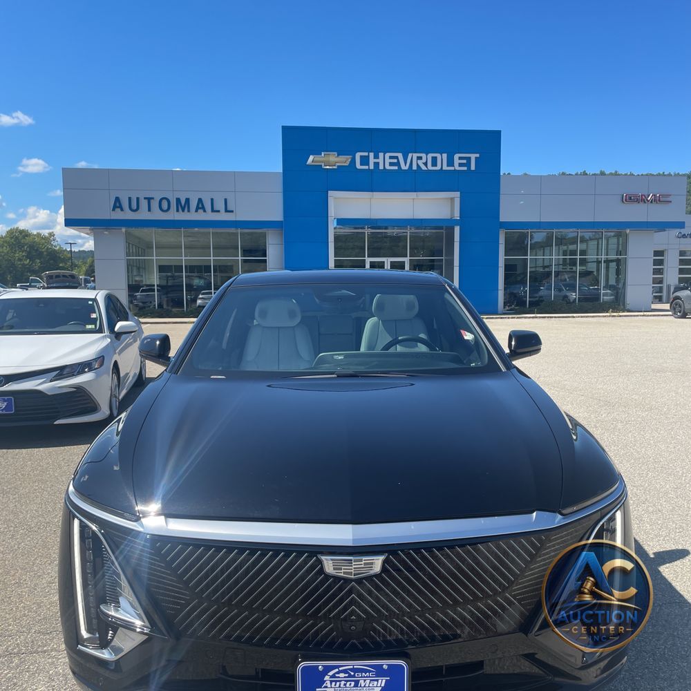 2024 Cadillac LYRIQ Luxury 3