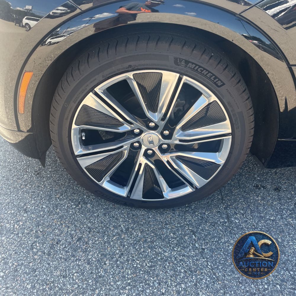 2024 Cadillac LYRIQ Luxury 3