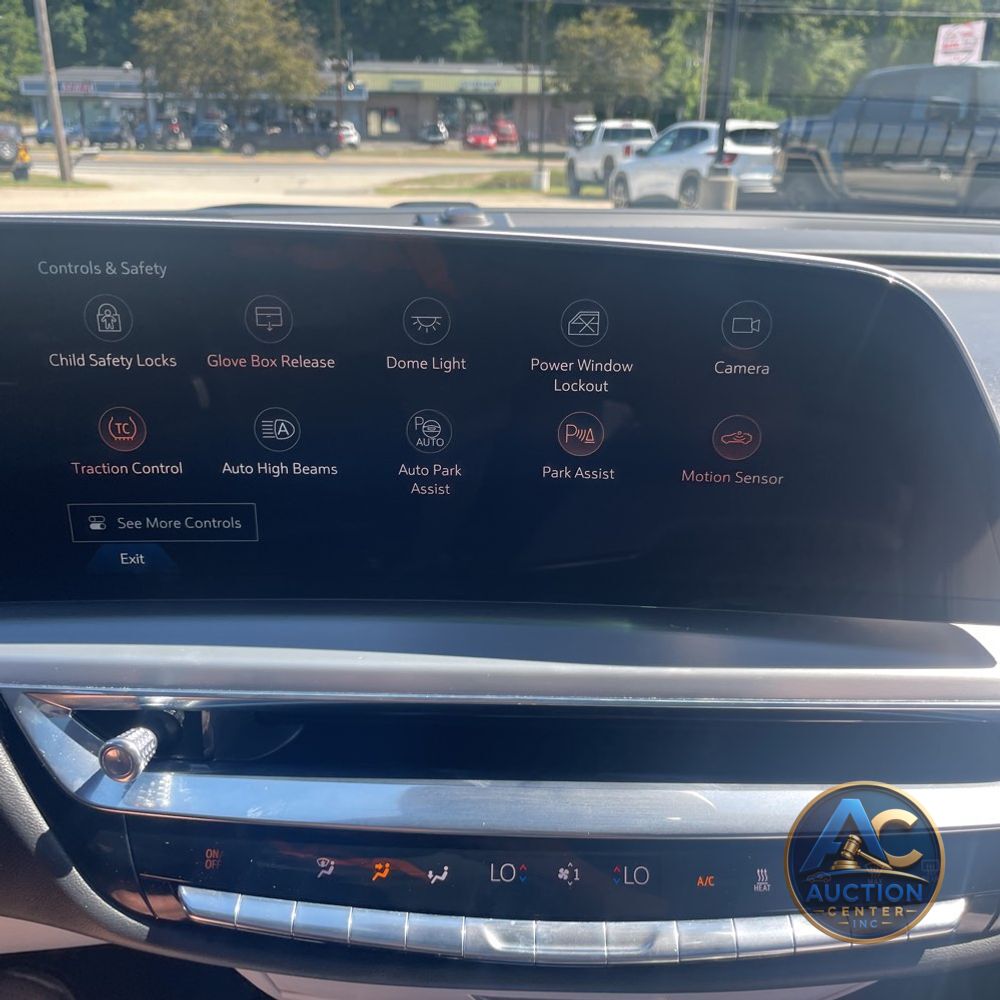 2024 Cadillac LYRIQ Luxury 3