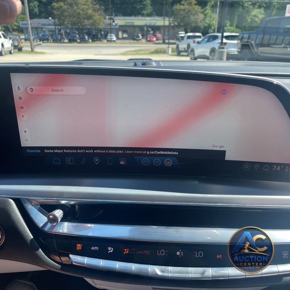 2024 Cadillac LYRIQ Luxury 3