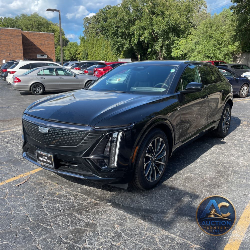 2025 Cadillac Lyriq Sport 1