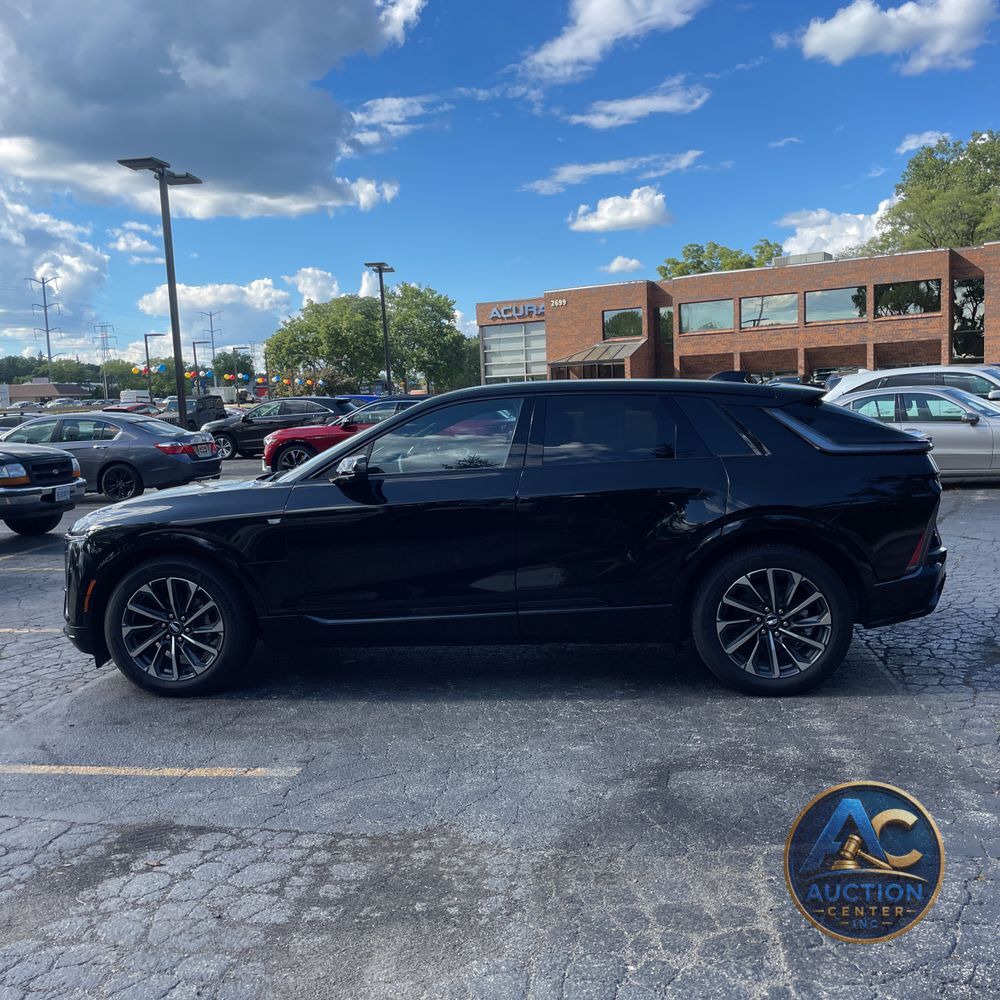 2025 Cadillac Lyriq Sport 1