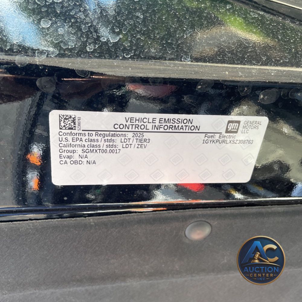 2025 Cadillac Lyriq Sport 1
