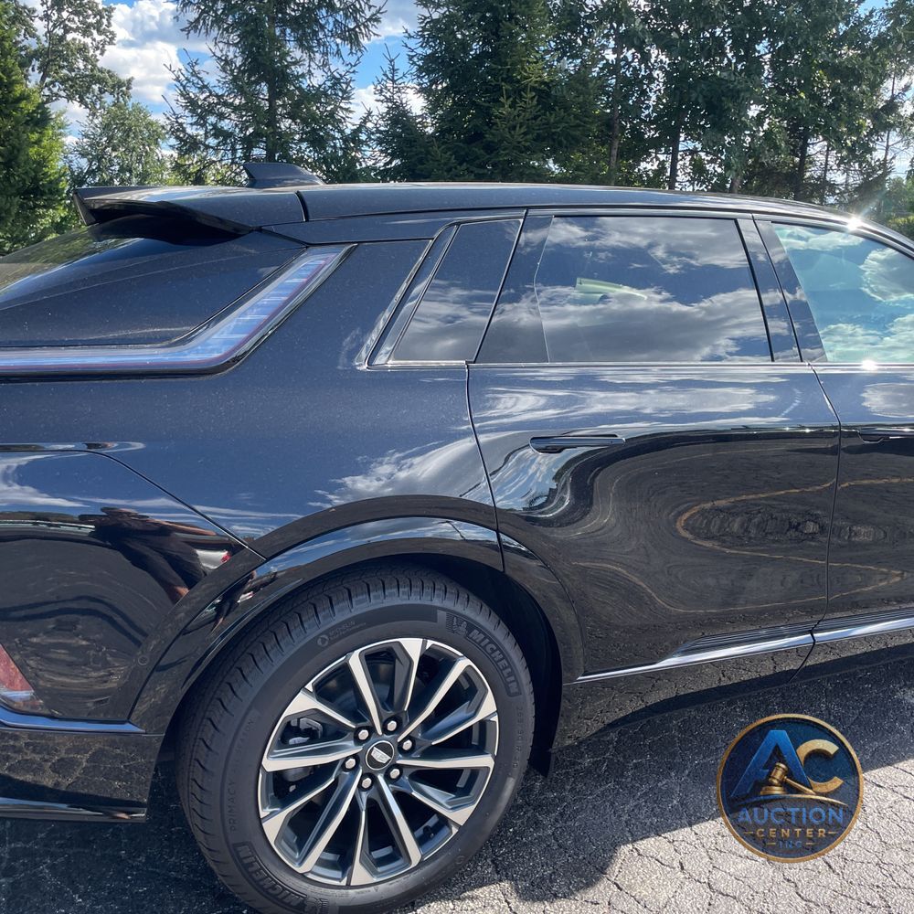 2025 Cadillac Lyriq Sport 1