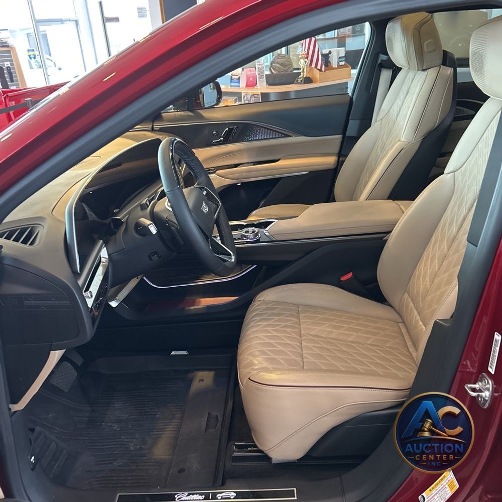 2024 Cadillac LYRIQ Sport 3