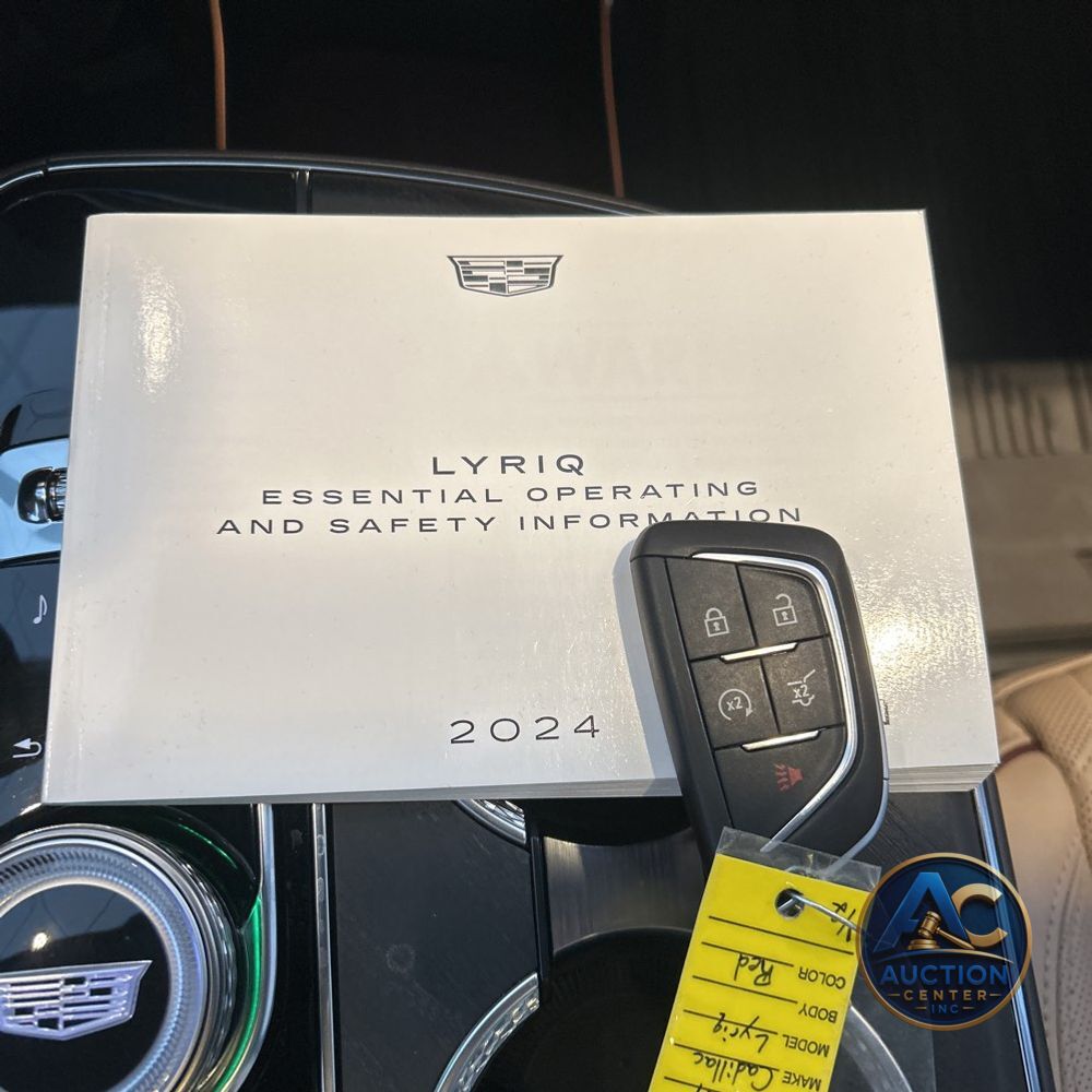2024 Cadillac LYRIQ Sport 3