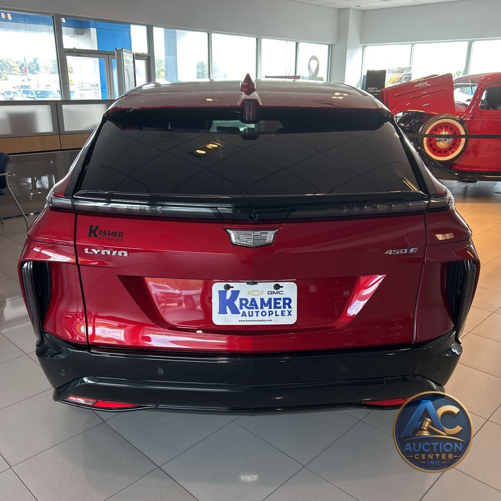 2024 Cadillac LYRIQ Sport 3