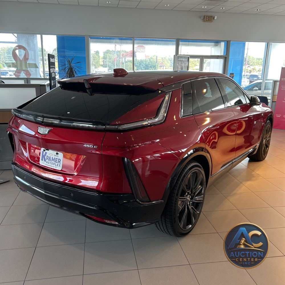 2024 Cadillac LYRIQ Sport 3