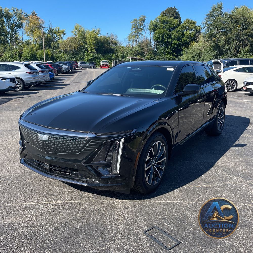 2025 Cadillac LYRIQ Sport 2