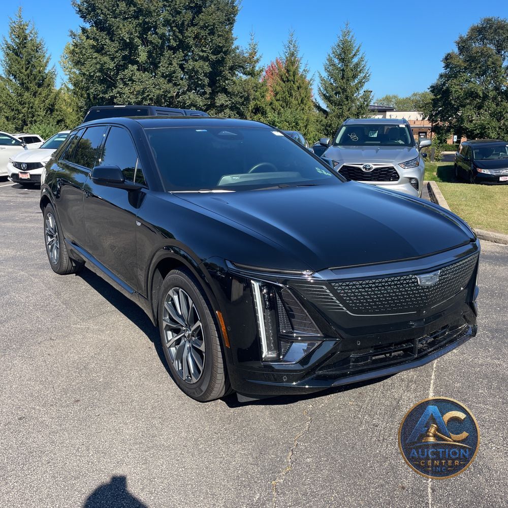 2025 Cadillac LYRIQ Sport 2
