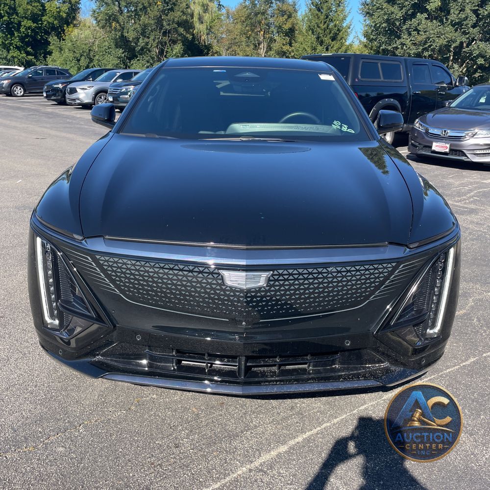 2025 Cadillac LYRIQ Sport 2
