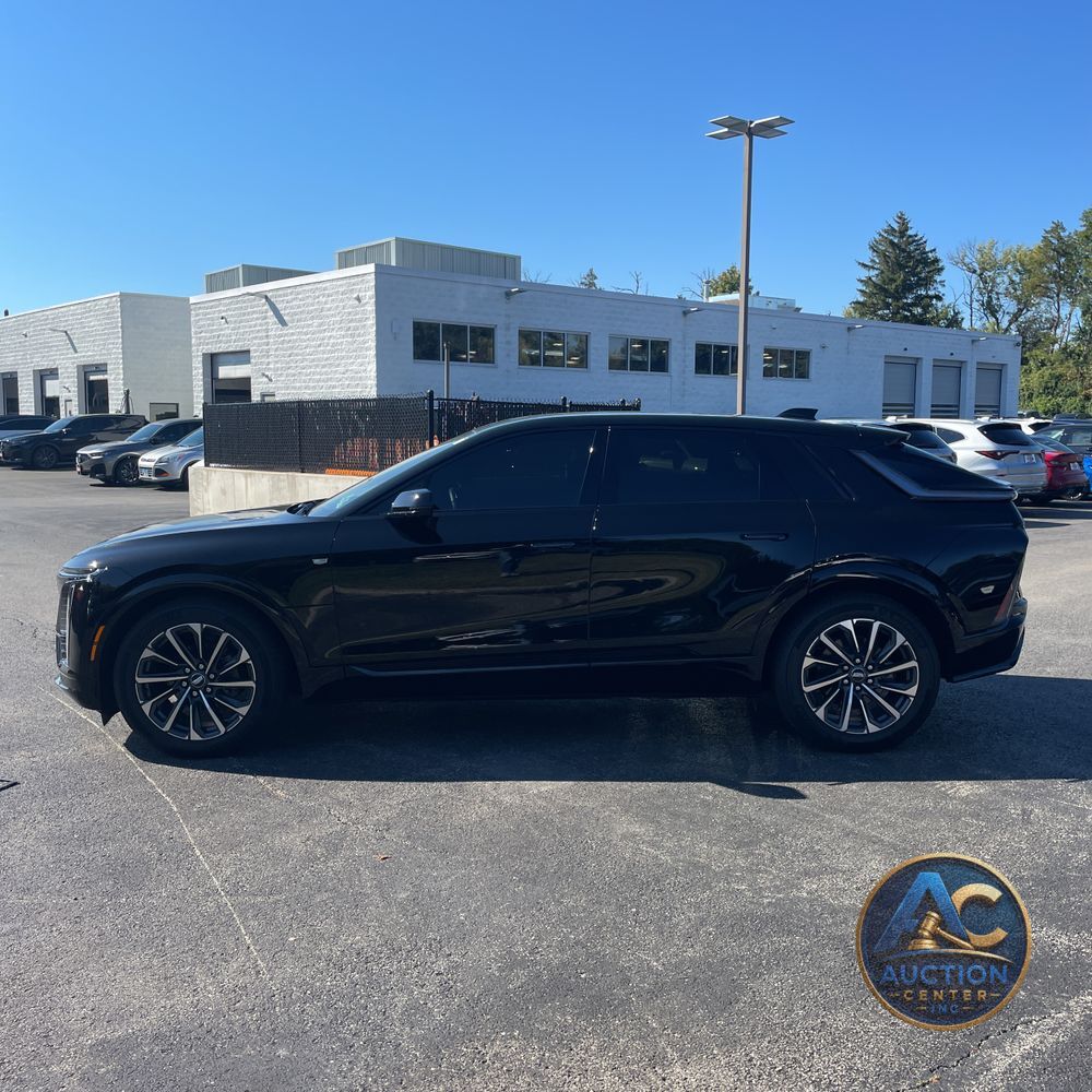 2025 Cadillac LYRIQ Sport 2