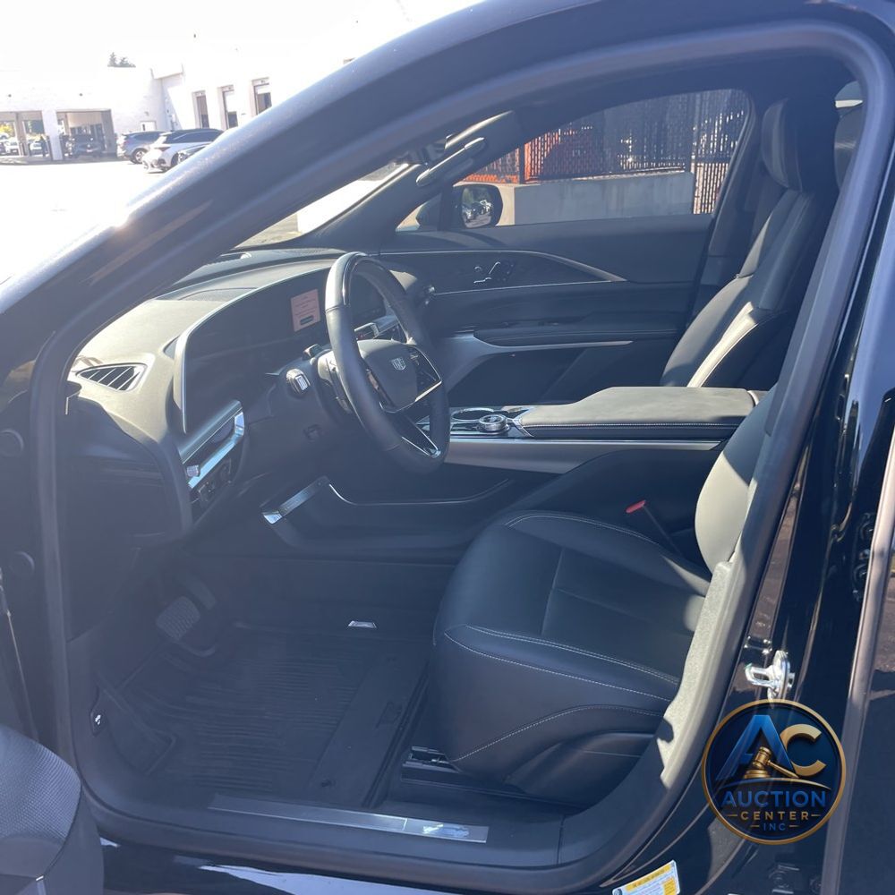 2025 Cadillac LYRIQ Sport 2