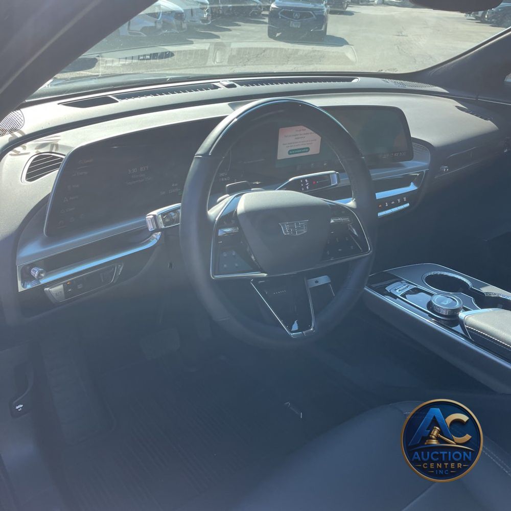 2025 Cadillac LYRIQ Sport 2