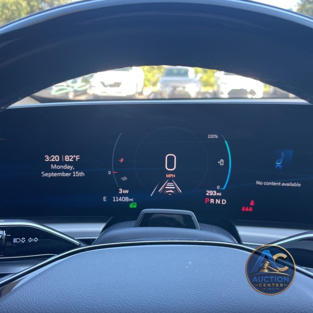 2025 Cadillac LYRIQ Sport 2