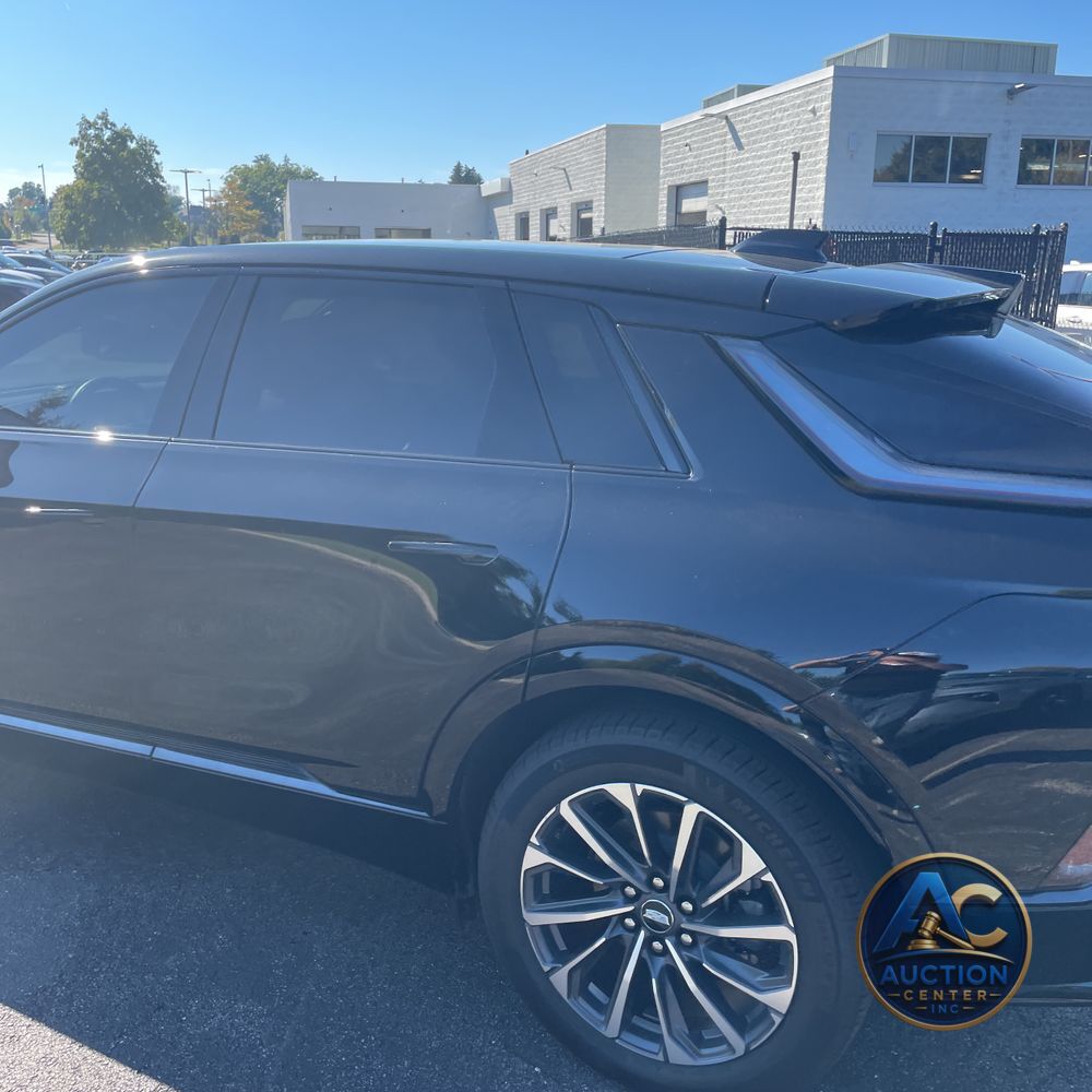 2025 Cadillac LYRIQ Sport 2