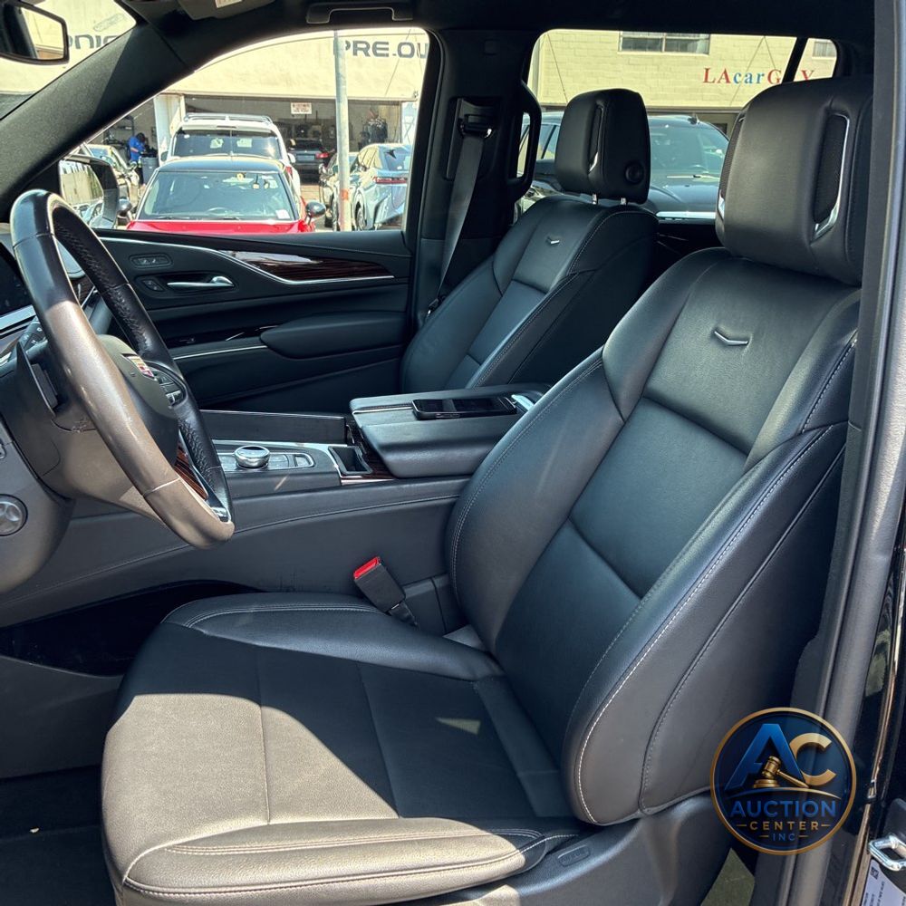 2023 Cadillac Escalade ESV Luxury