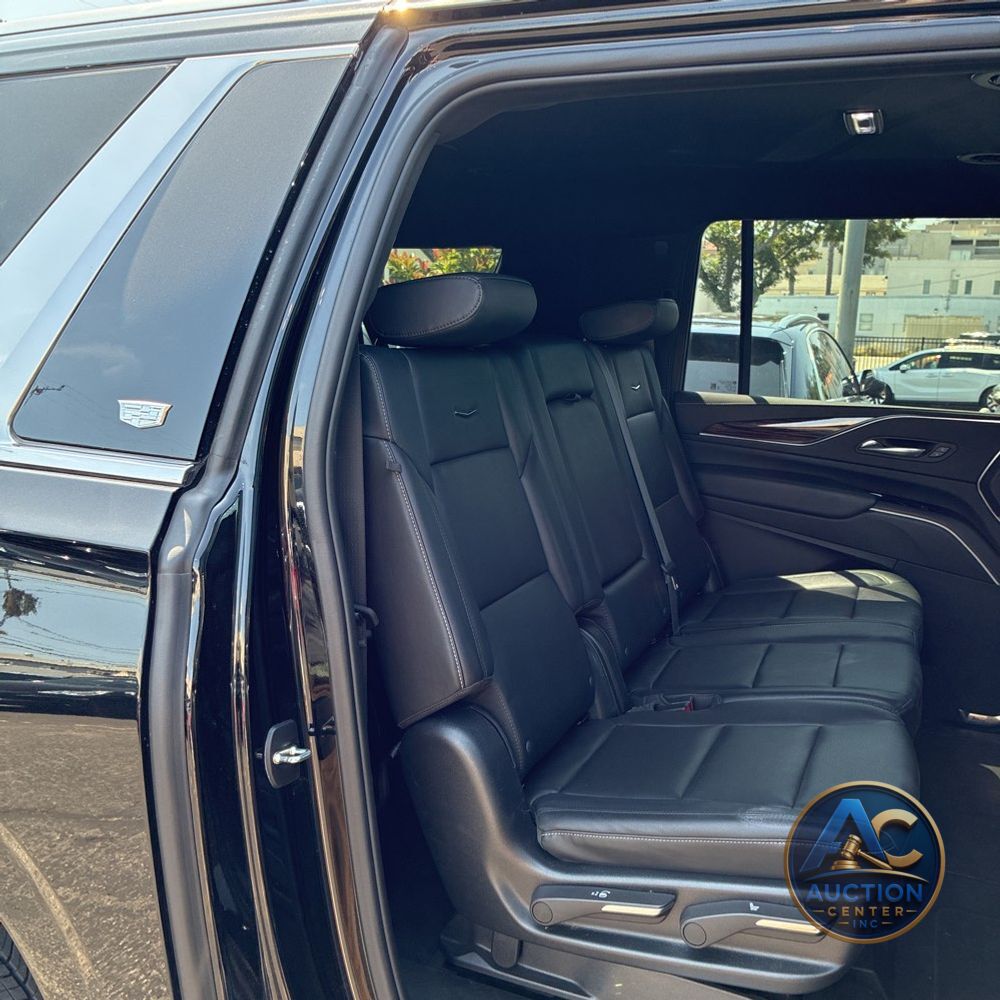 2023 Cadillac Escalade ESV Luxury