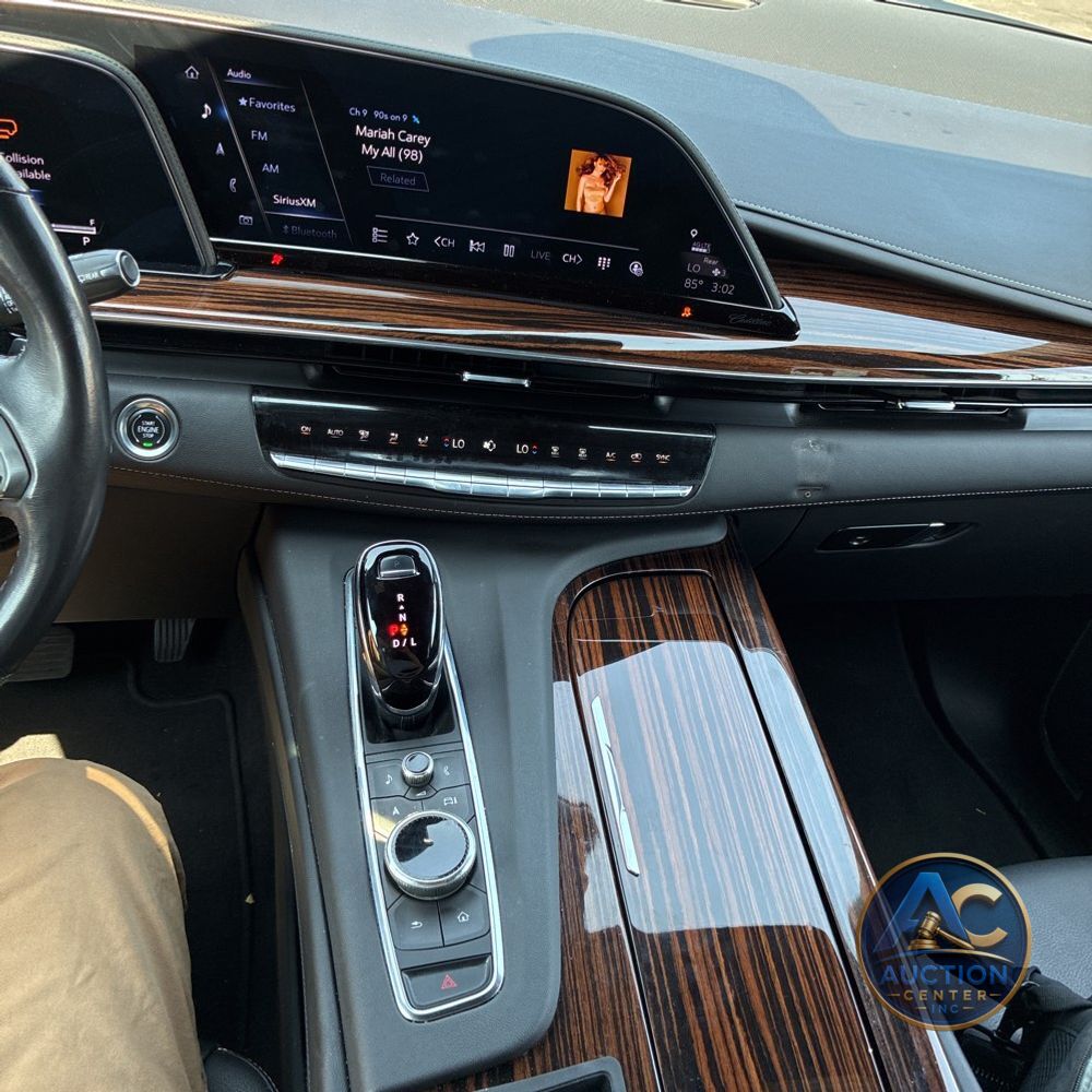 2023 Cadillac Escalade ESV Luxury