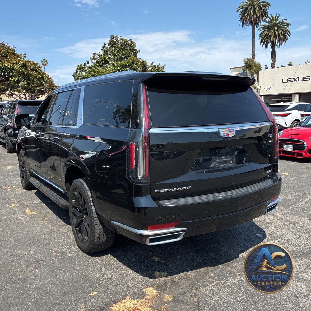 2023 Cadillac Escalade ESV Luxury