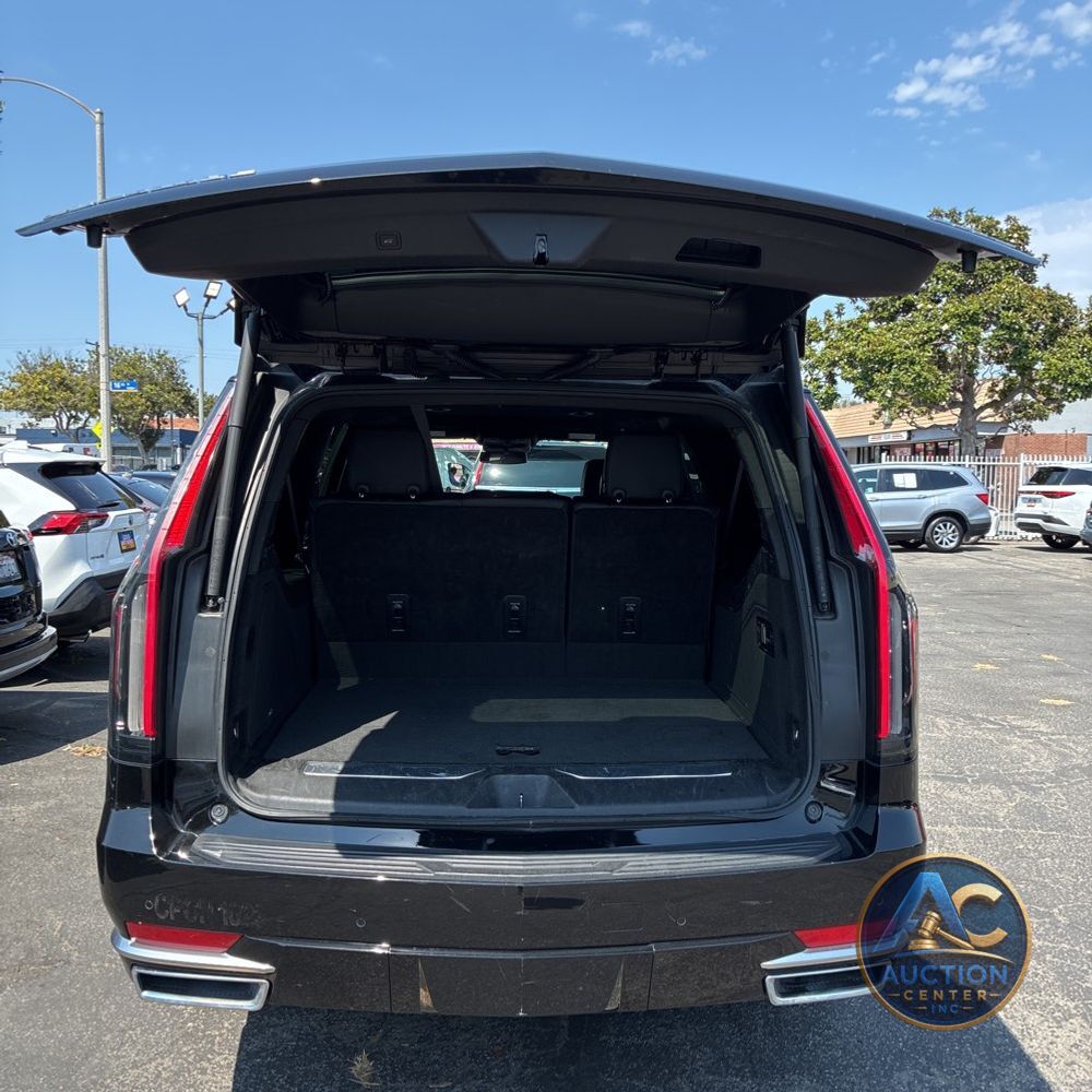 2023 Cadillac Escalade ESV Luxury