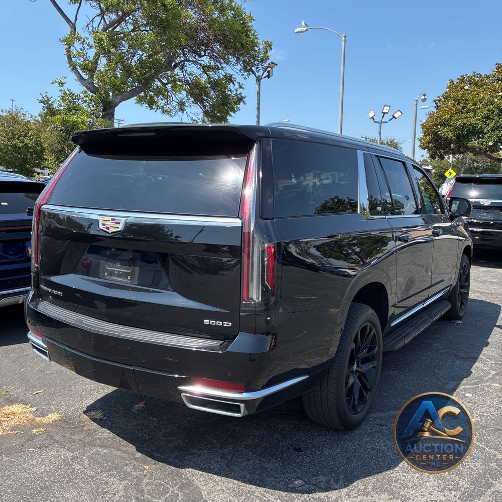 2023 Cadillac Escalade ESV Luxury