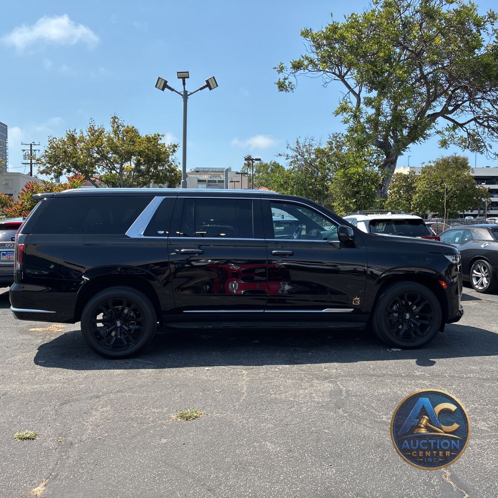 2023 Cadillac Escalade ESV Luxury
