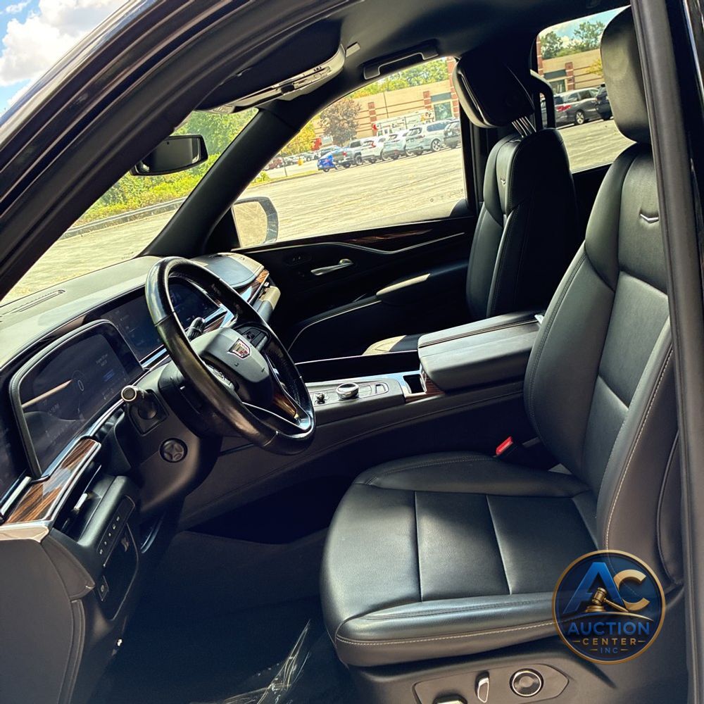 2022 Cadillac Escalade Luxury