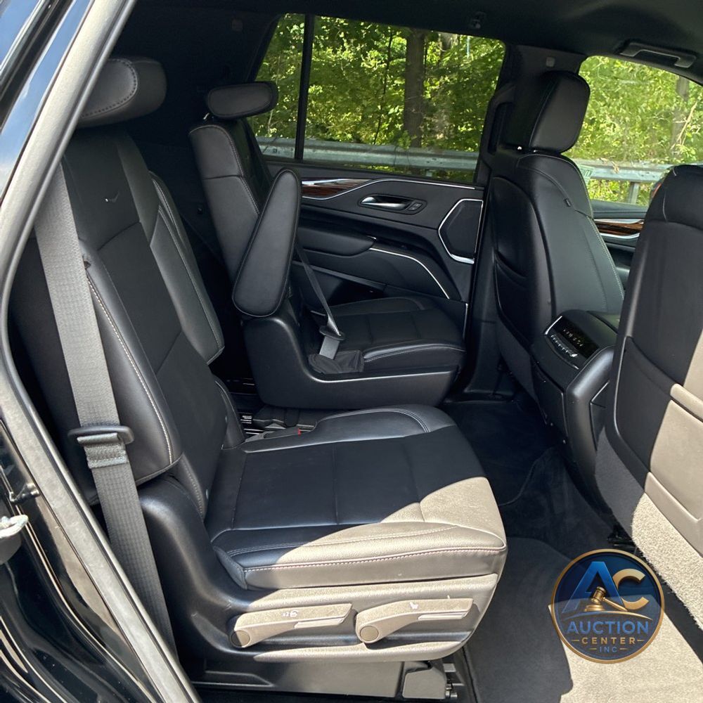 2022 Cadillac Escalade Luxury