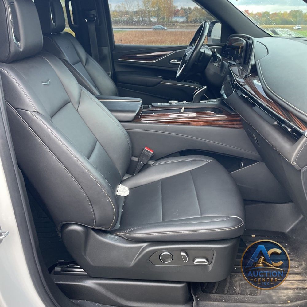 2022 Cadillac Escalade Luxury