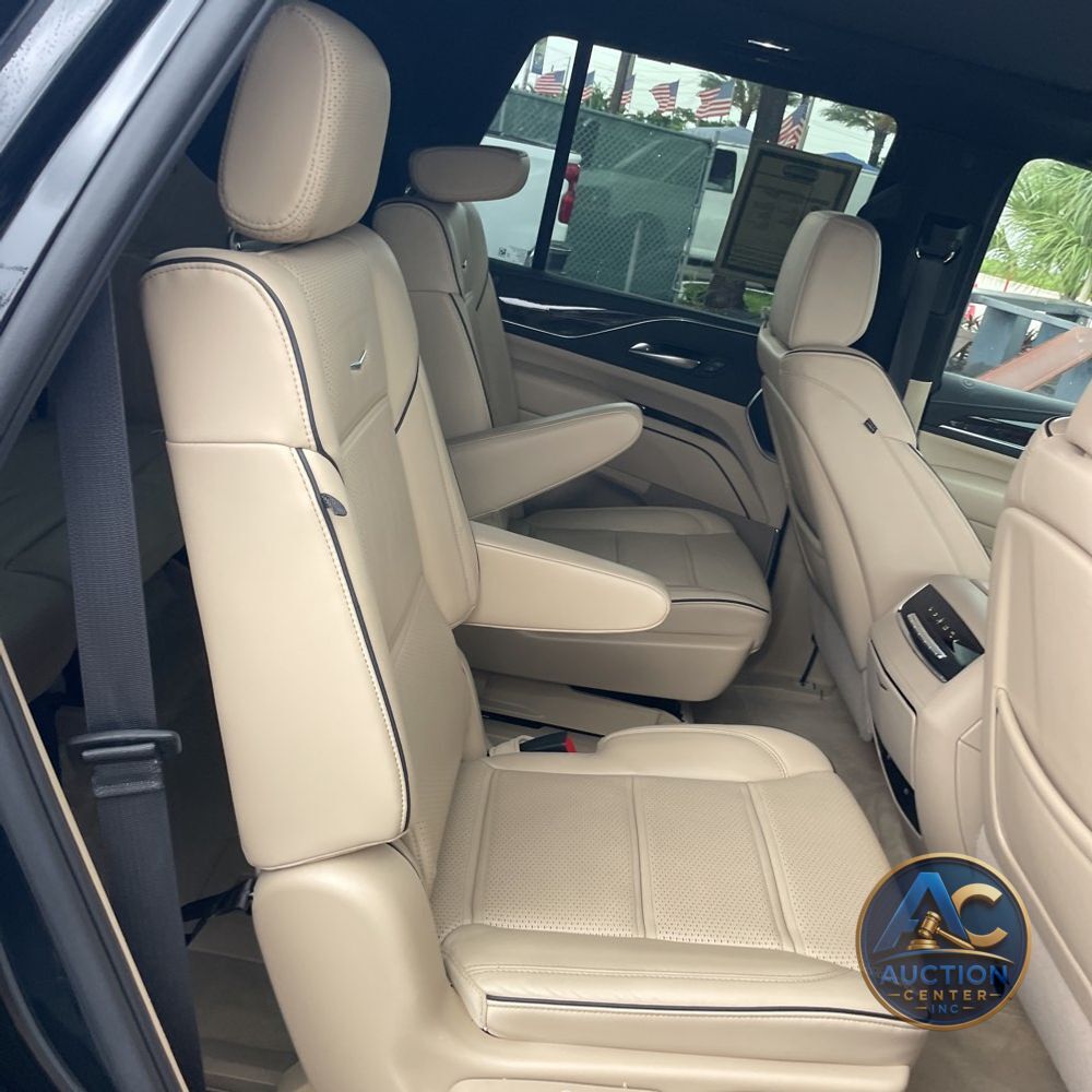 2023 Cadillac Escalade Premium Luxury