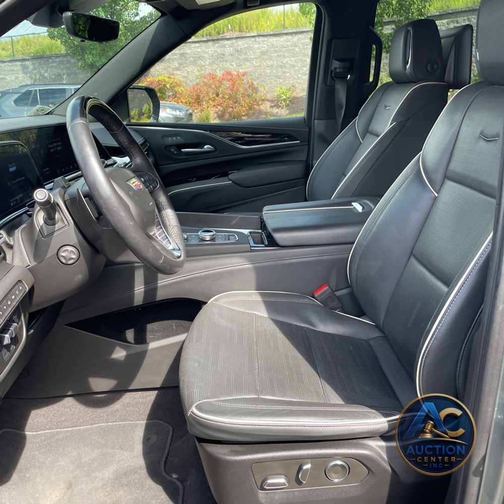 2023 Cadillac Escalade Sport