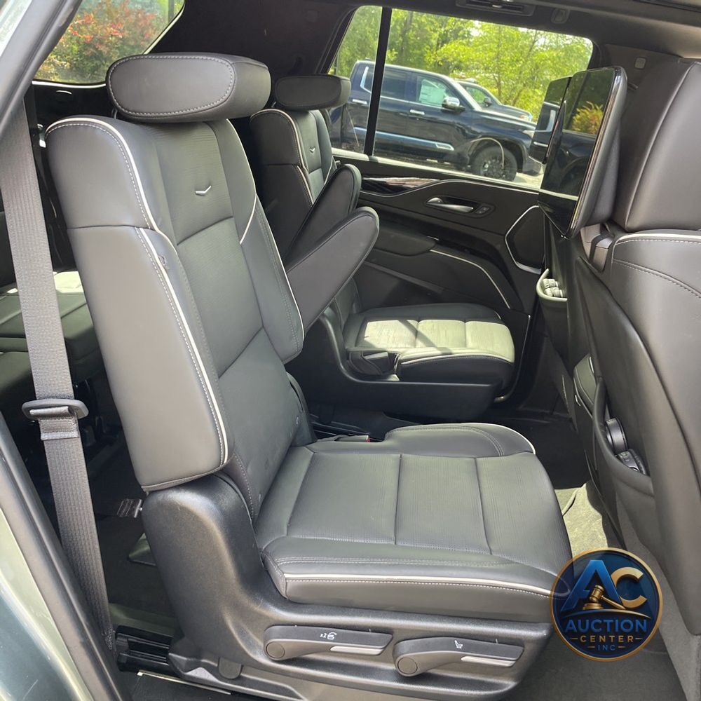 2023 Cadillac Escalade Sport