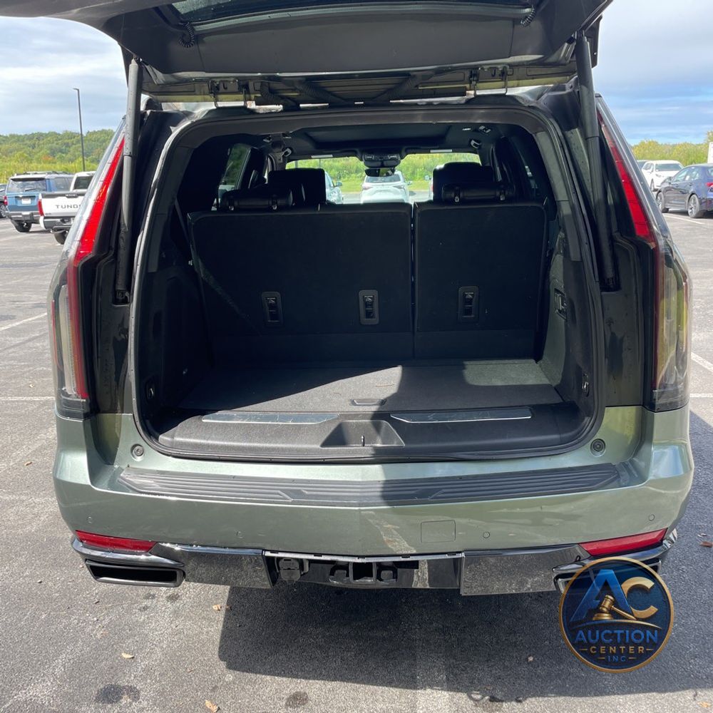 2023 Cadillac Escalade Sport