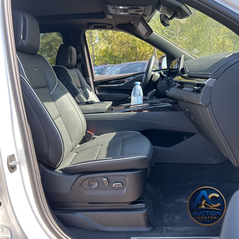 2024 Cadillac Escalade Sport