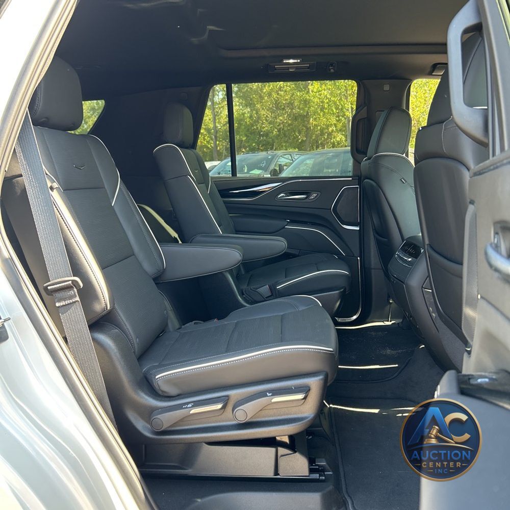 2024 Cadillac Escalade Sport
