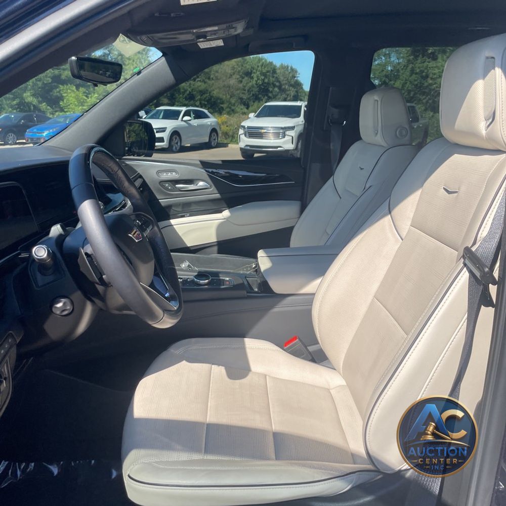 2023 Cadillac Escalade Sport