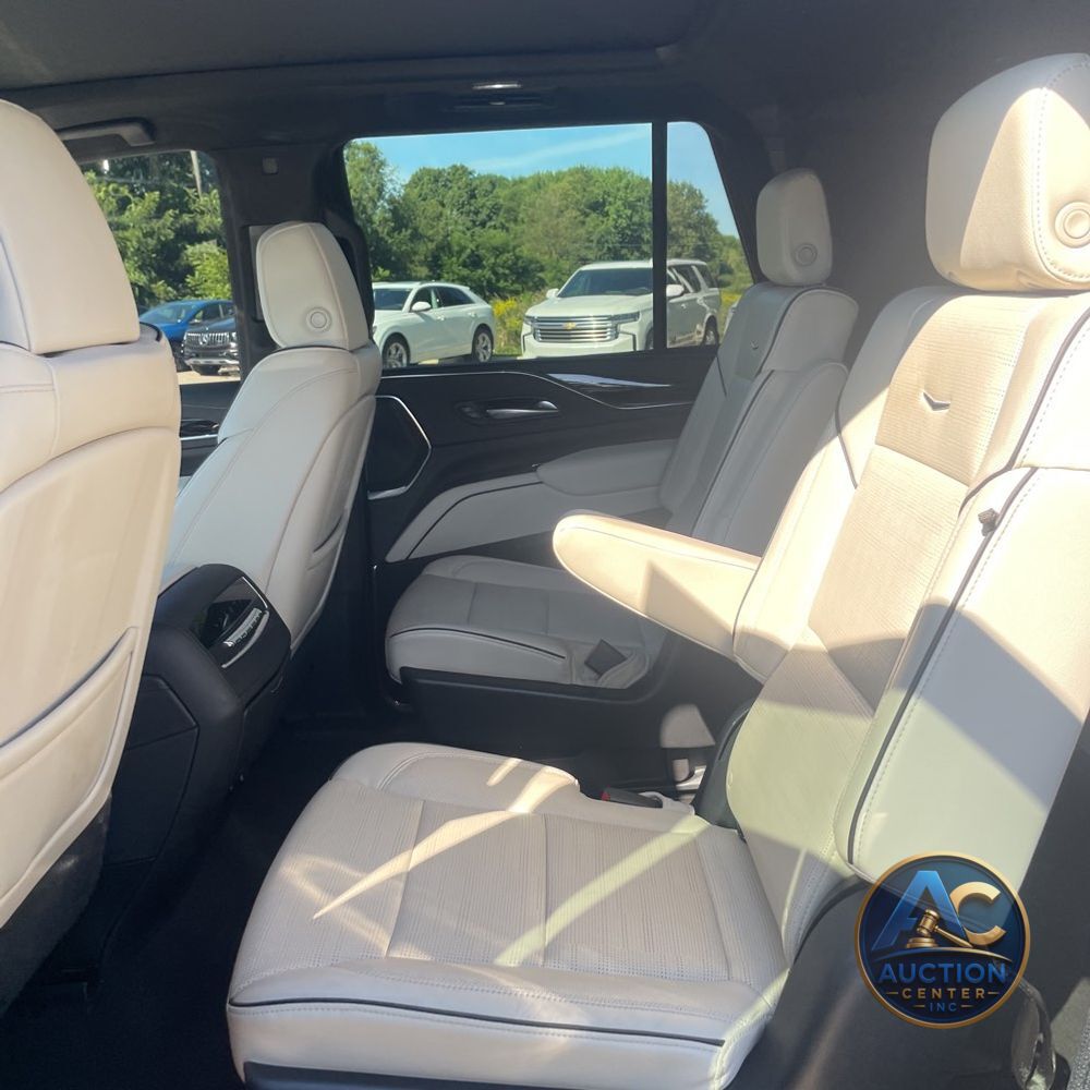 2023 Cadillac Escalade Sport
