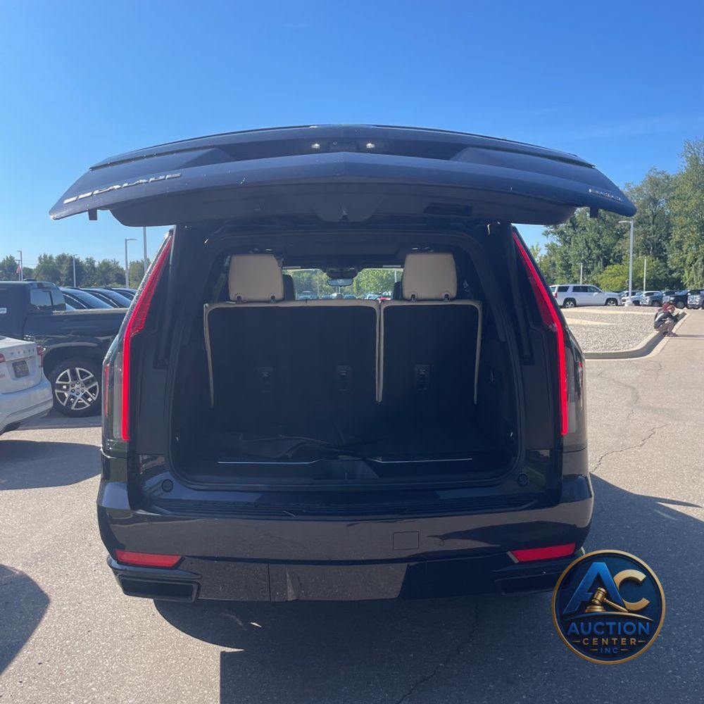 2023 Cadillac Escalade Sport