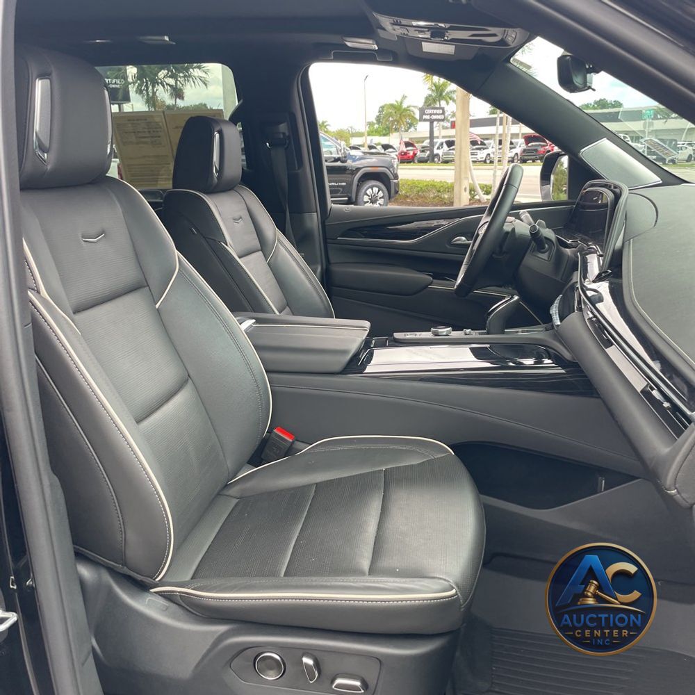 2024 Cadillac Escalade Sport