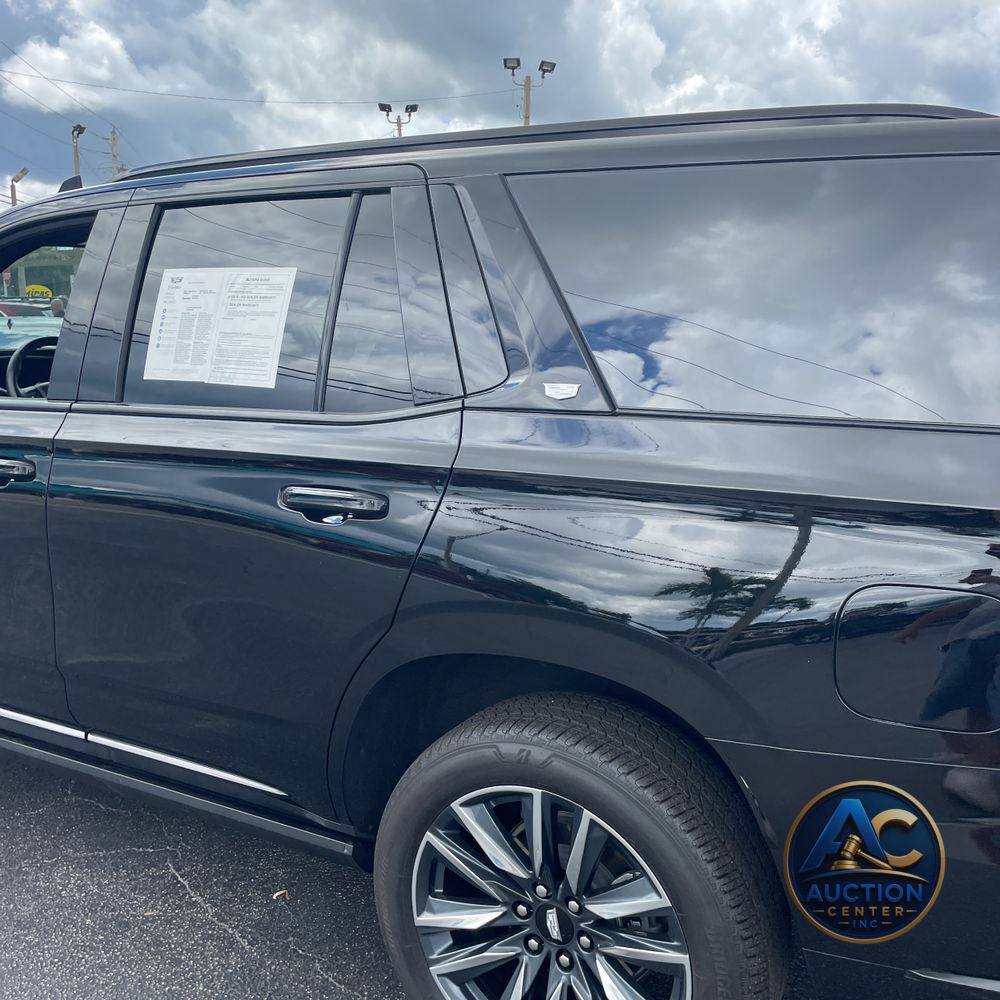 2024 Cadillac Escalade Sport