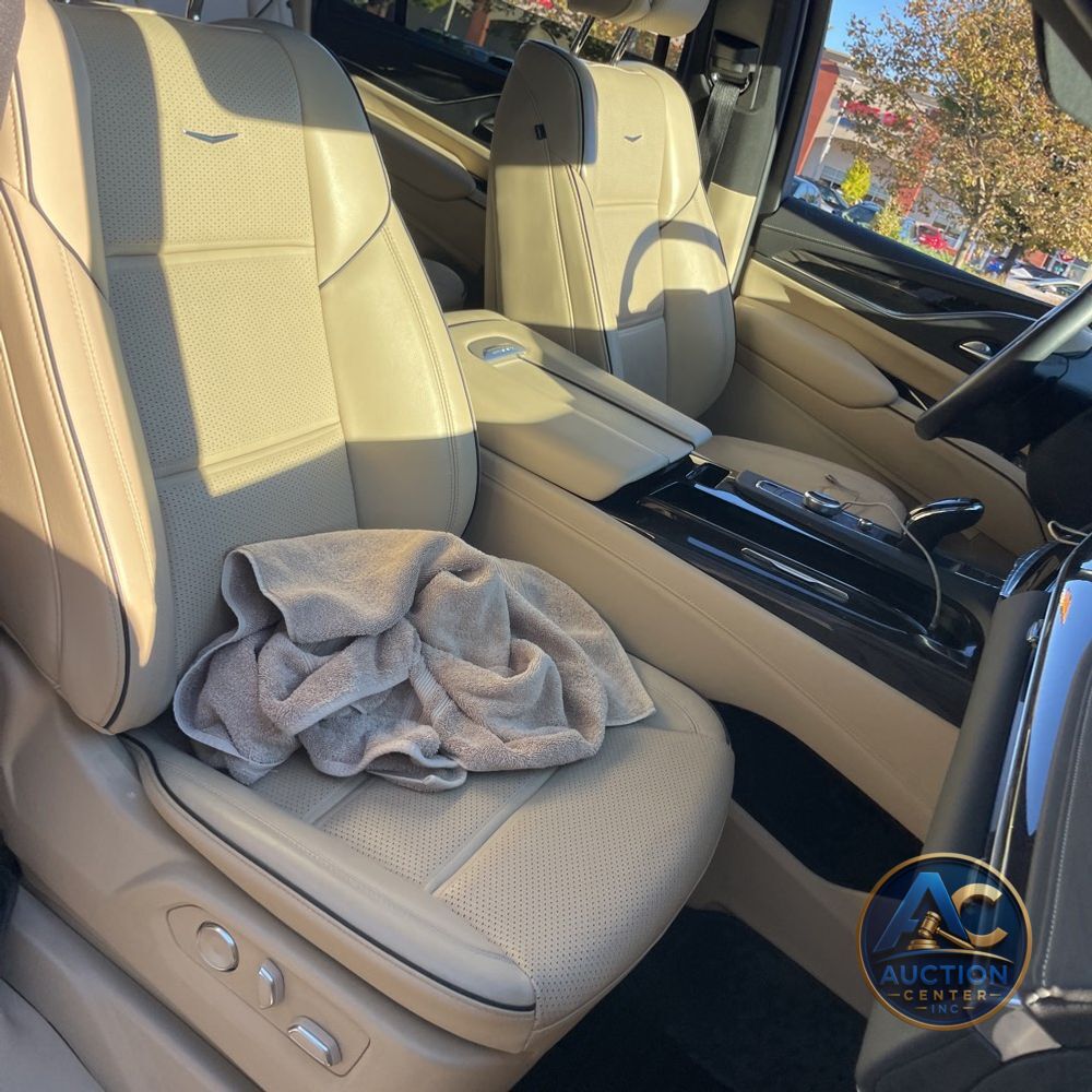 2024 Cadillac Escalade ESV Premium Luxury
