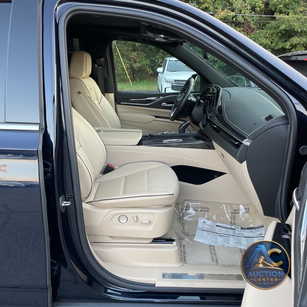 2024 Cadillac Escalade ESV Premium Luxury