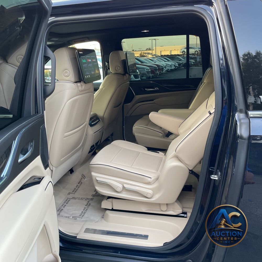2024 Cadillac Escalade ESV Premium Luxury