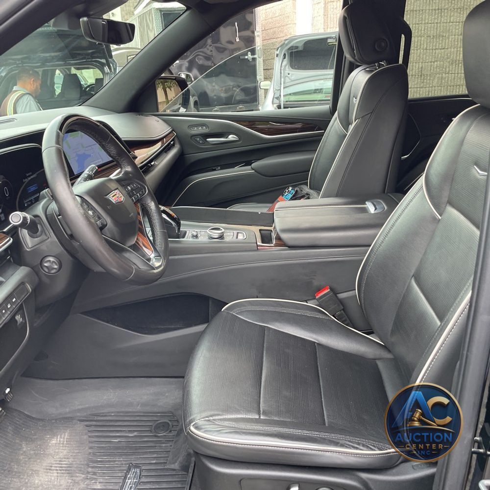 2022 Cadillac Escalade ESV Premium Luxury
