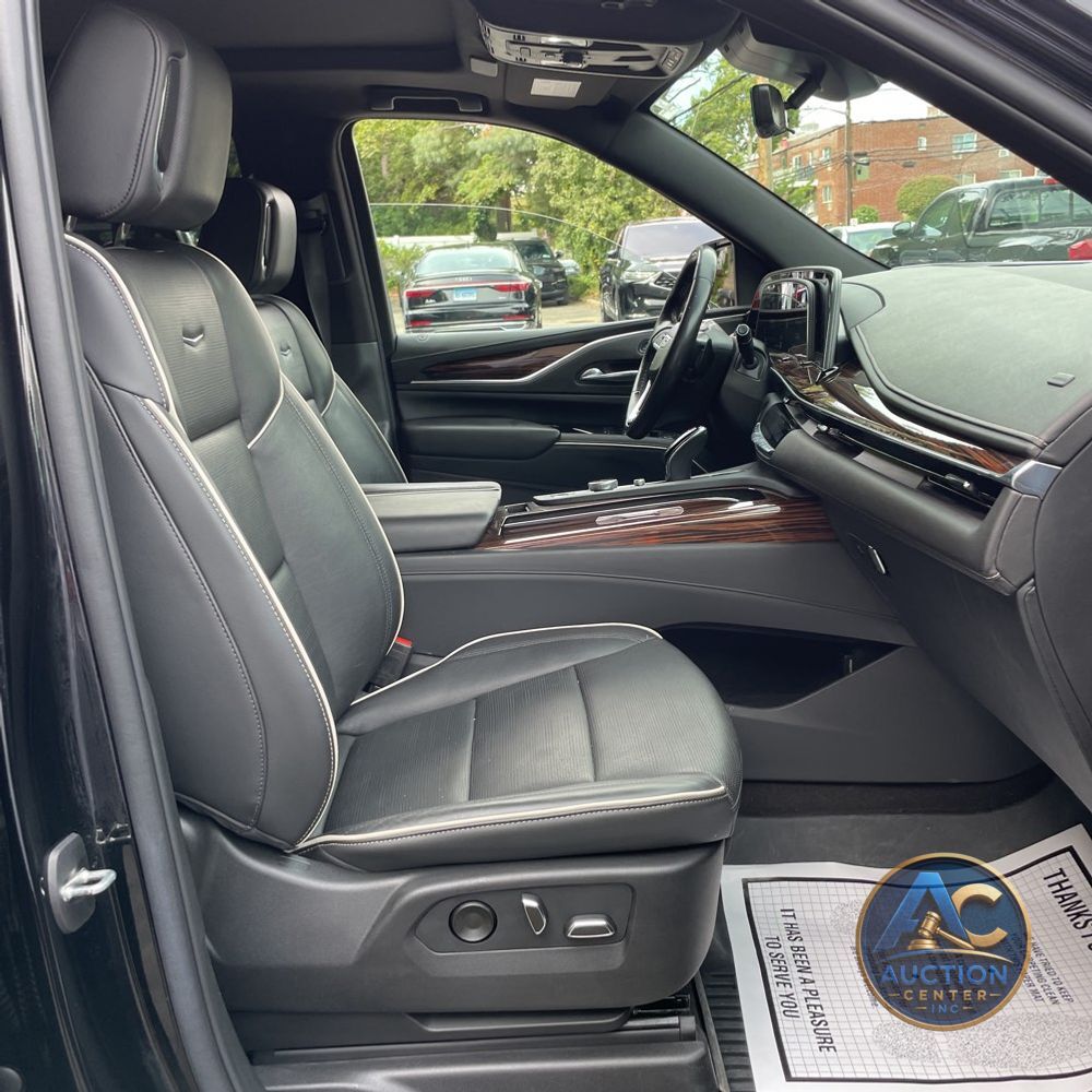 2022 Cadillac Escalade ESV Premium Luxury