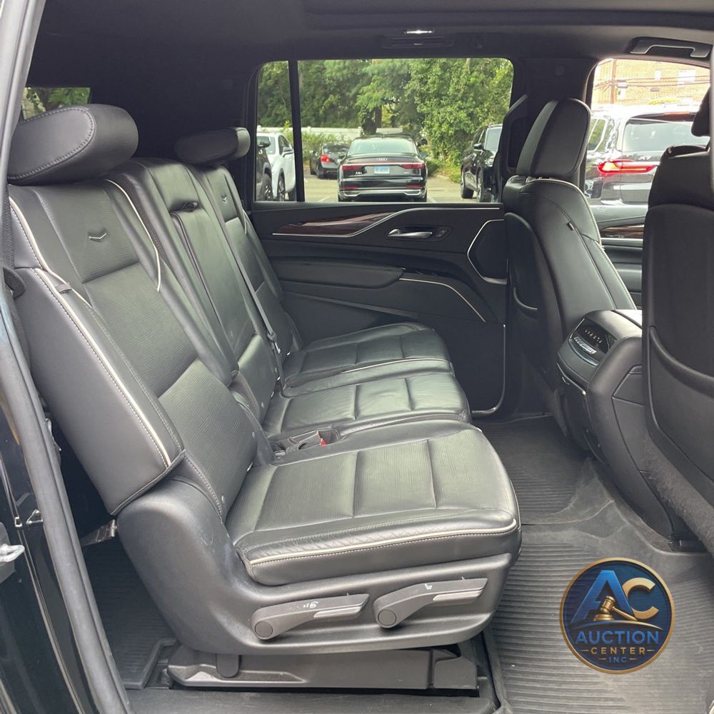 2022 Cadillac Escalade ESV Premium Luxury