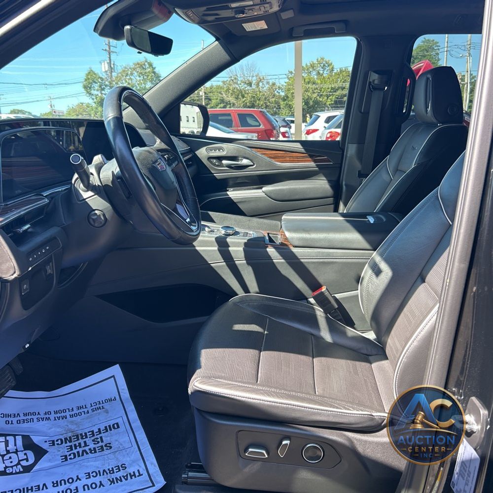 2023 Cadillac Escalade ESV Premium Luxury